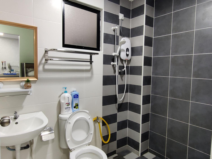 PoolView Waterpark 300Mbps Ipoh Homestay Manhattan Condo 4-7pax 3bedroom Station 18 pengkalan, Kinta