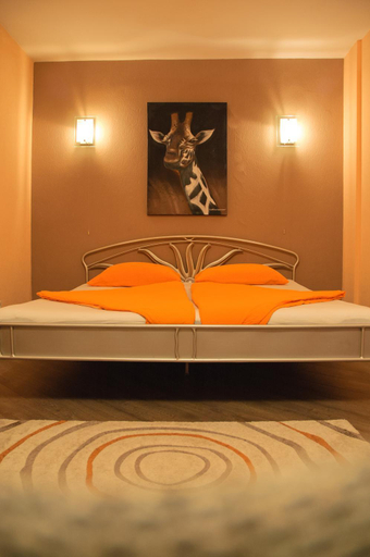 Others 5, Kiev Central Apartment, Holosiïvs'kyi