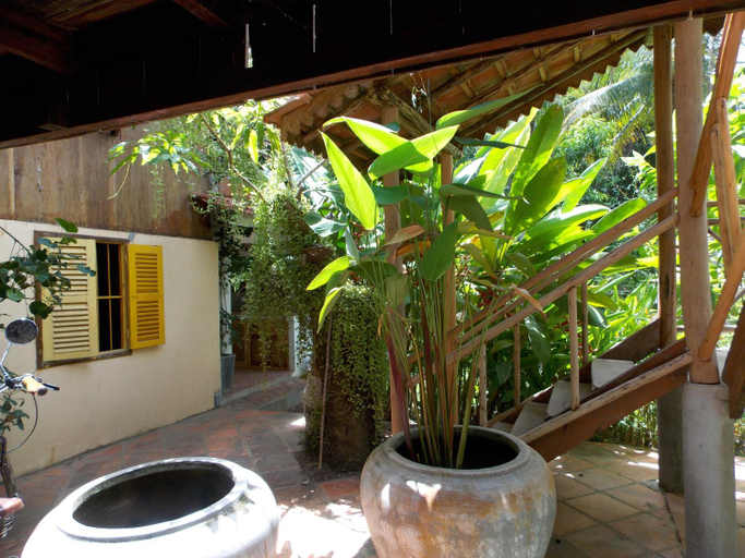 Others 5, Le Logis de Kep, Kaeb