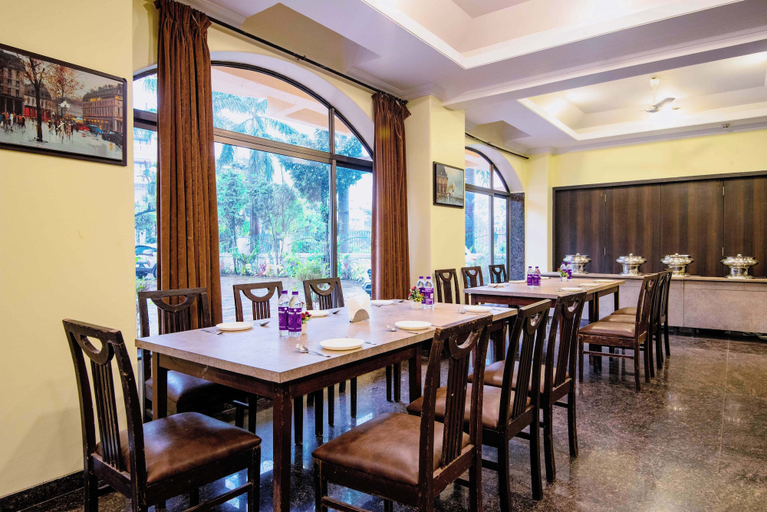 Food & Drinks 5, Treebo Reveniir Resort with Pool, Pune