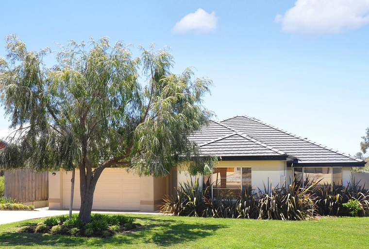 Macs Manor, Busselton