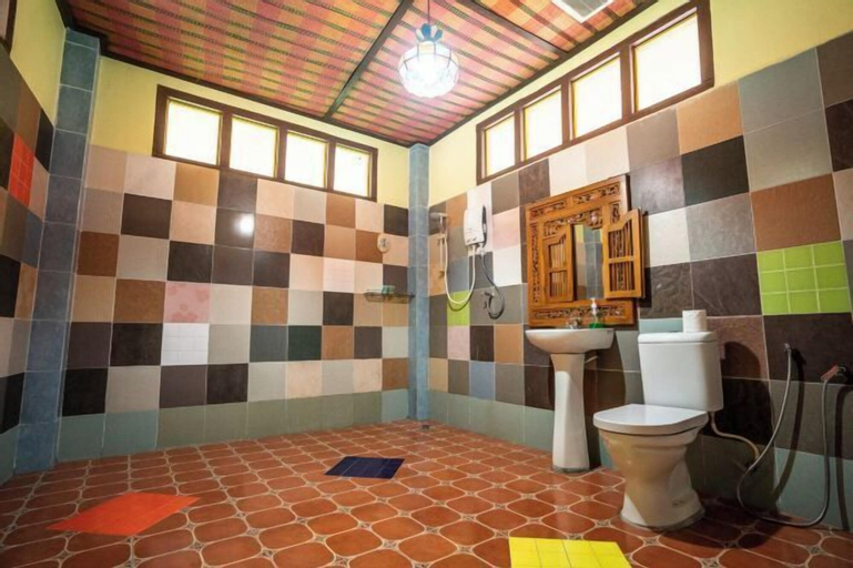 Bathroom 17