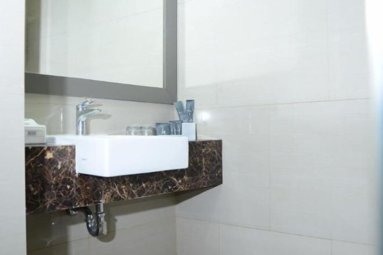 Bathroom 22
