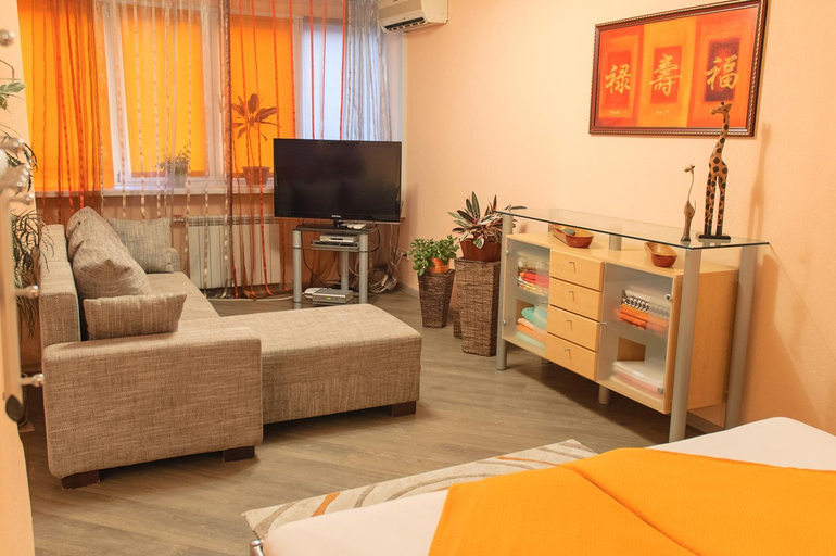 Others 2, Kiev Central Apartment, Holosiïvs'kyi