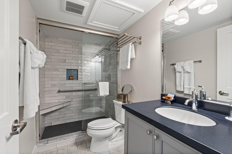 Bathroom 4, St Michaels Harbour Inn, Marina and Spa, Talbot