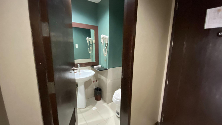 Bathroom 2