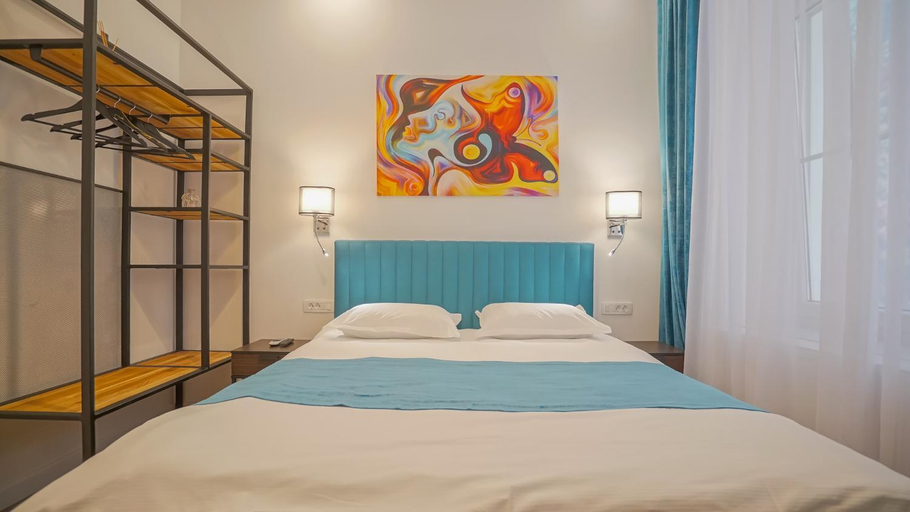 5, Zoom Rooms, Brasov