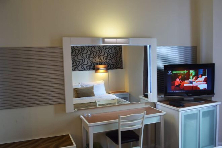 Bedroom 12