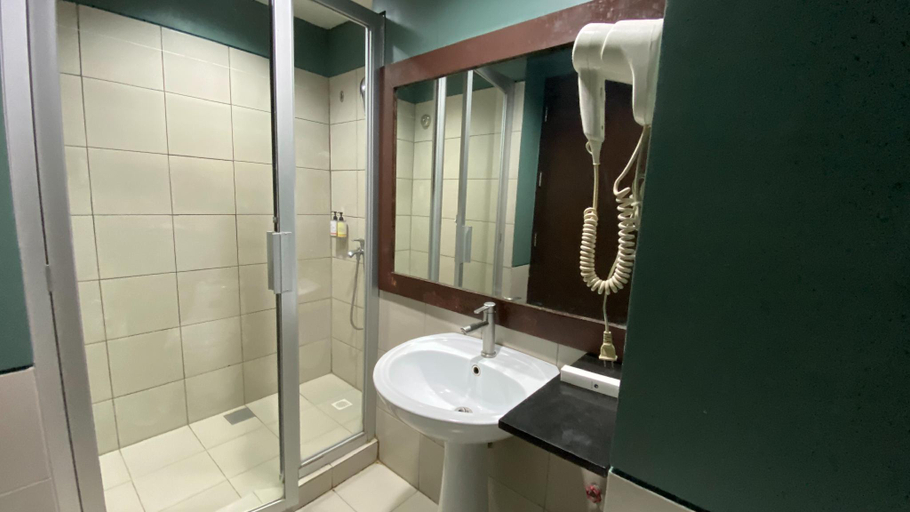 Bathroom 4