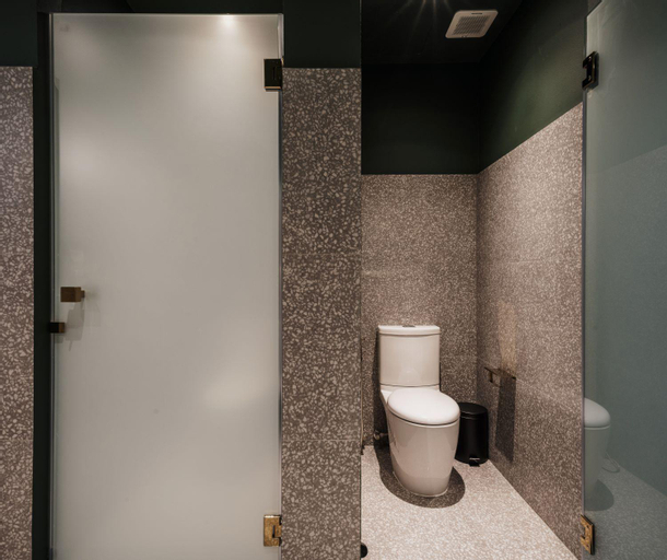 Bathroom 25