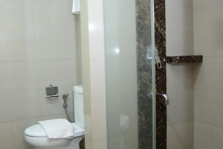 Bathroom 23