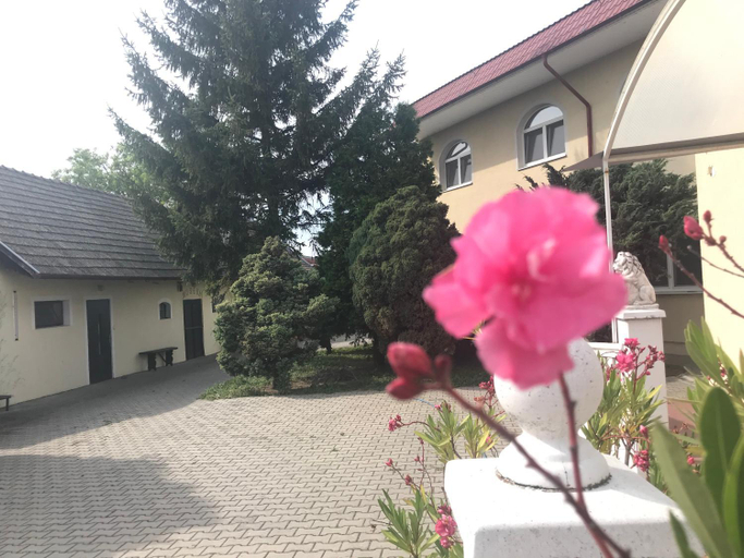 Exterior & Views 1, PENSION EUROP**, Šala