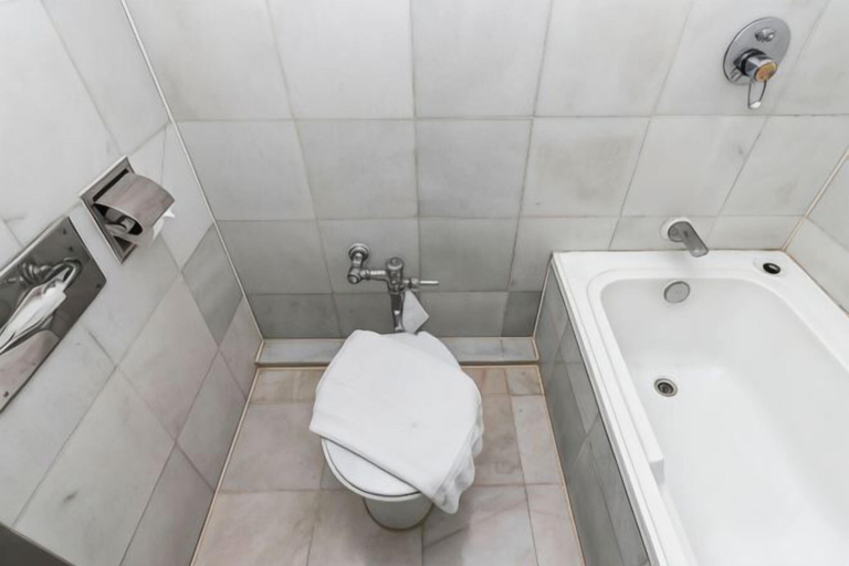 Bathroom 17
