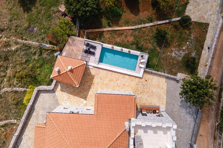 Others 4, Villa Sygyro, Peloponnese