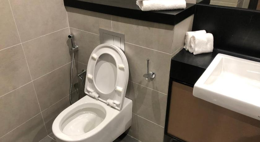 Bathroom 12