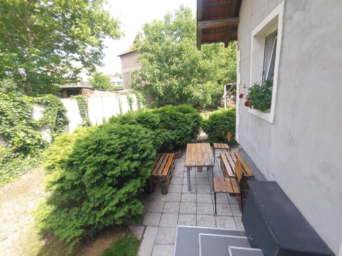 5, Hostel Respect, Pančevo