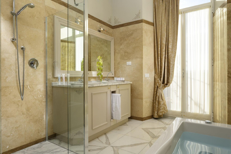 Bathroom 7