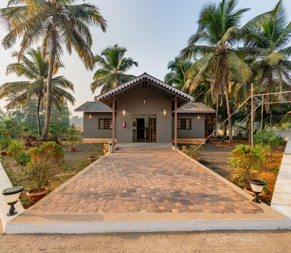 Others 5, Hotel Aaradhya, Sindhudurg