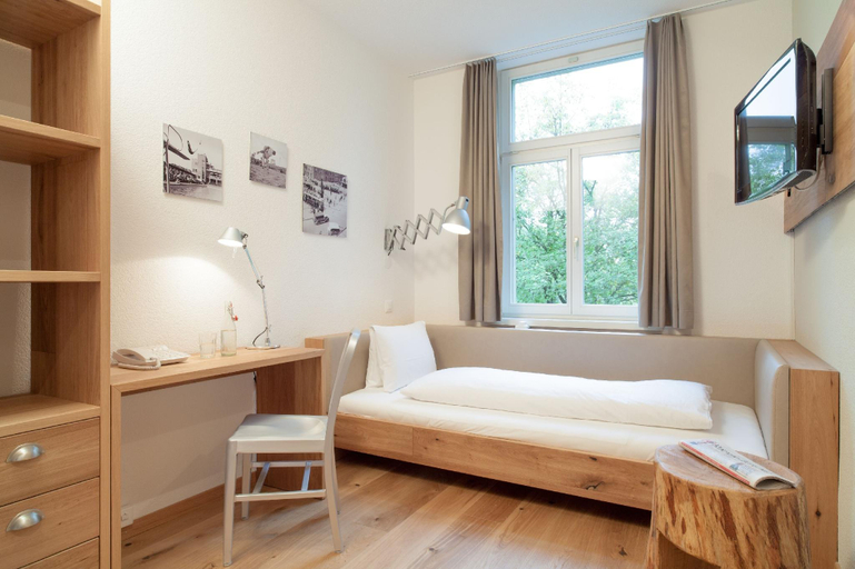 Bedroom 14