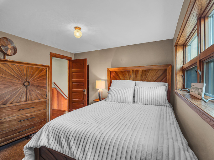 The Eagles Nest, Cattaraugus