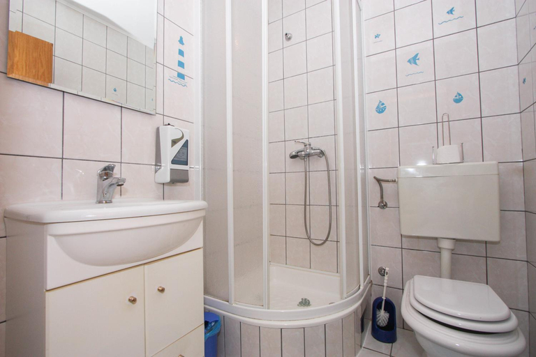 Bathroom 4, Apartments Ars Vivendi, Okrug