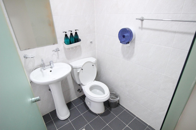 Bathroom 25