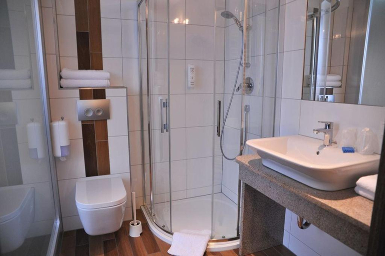 Bathroom, Oswald Arena, Strzelce