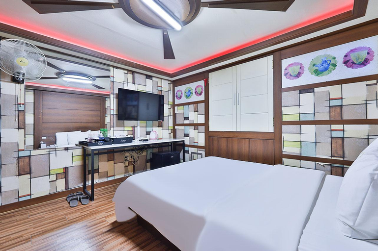 Bedroom 8