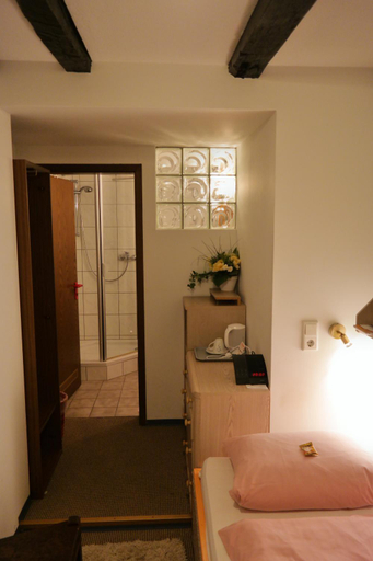 Bedroom 3, Am Hallenbad Hotel garni, Mettmann