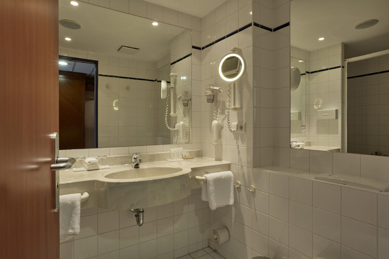 Bathroom 13