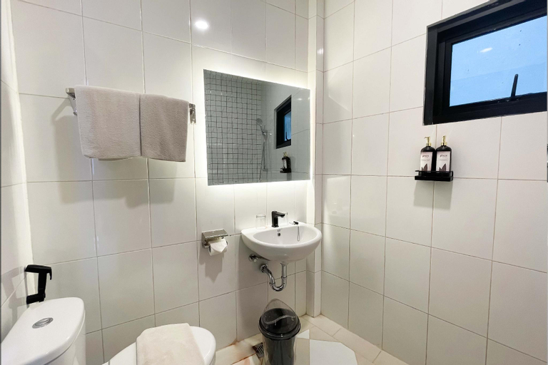 Bathroom 17