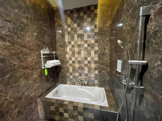 Bathroom 2