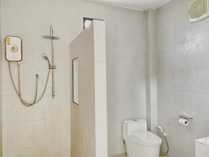 Bathroom 2, De Saran Lanta, Ko Lanta