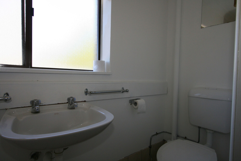 Bathroom 3, Alpha Centauri Townhouses, Snowy River