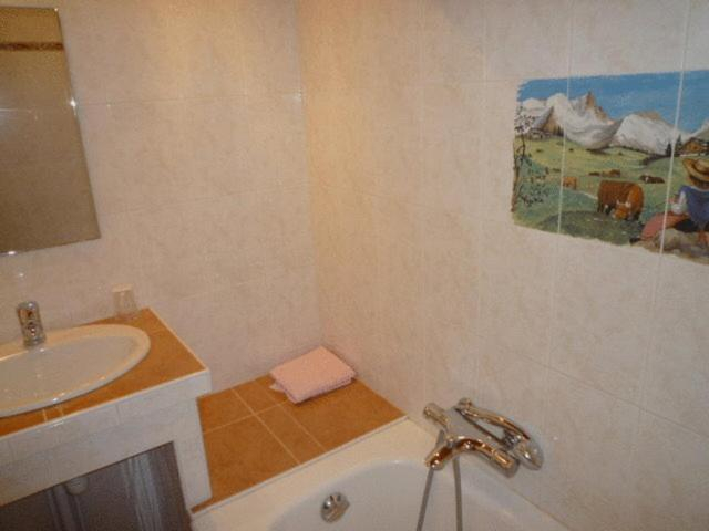 Bathroom 2, Hotel Le Kandahar, Haute-Savoie
