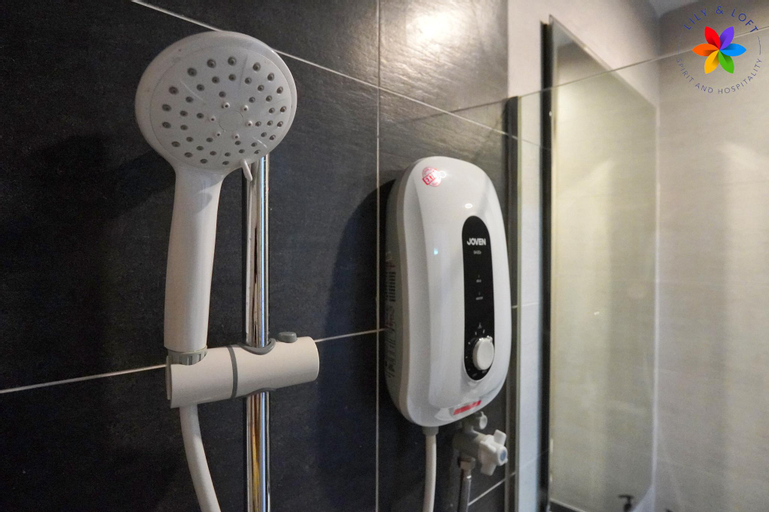 Bathroom 11