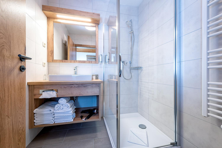 Bathroom 5, Das Stoaberg, Zell am See