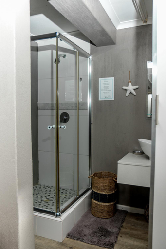 Bathroom 3, Nine on Uys Street Guesthouse, Cacadu