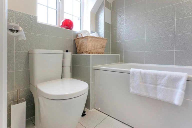 Bathroom 3, DBS Serviced Apartments - The Twain, Leicestershire