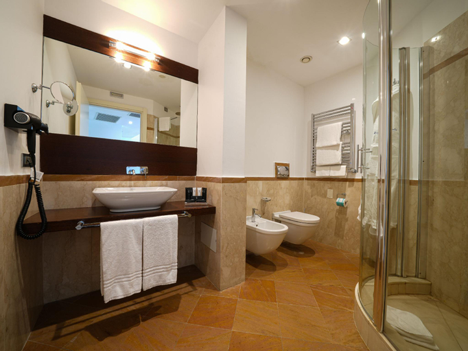 Bathroom 17