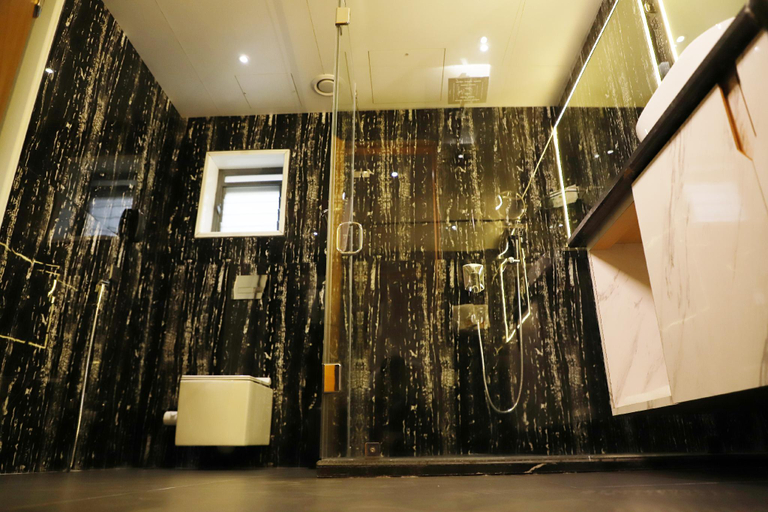 Bathroom 3, Shaurya Inn - Premier Boutique Hotel, Purbi Singhbhum
