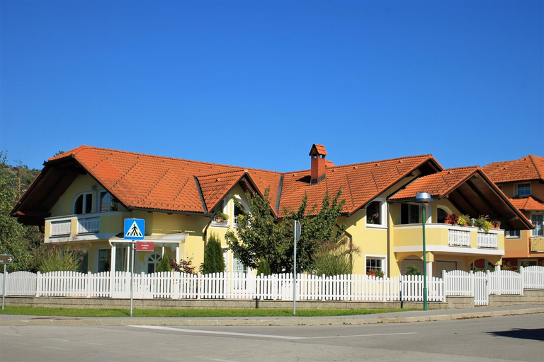 Others 4, Yellow Dreamhouse, Postojna
