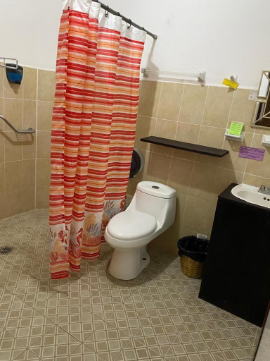 Bathroom 3, El Rincon de Dona Bety, Del Centro