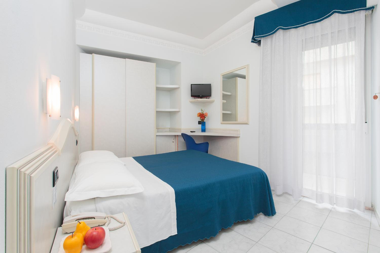 Bedroom 2, Hotel Oriente, Ravenna
