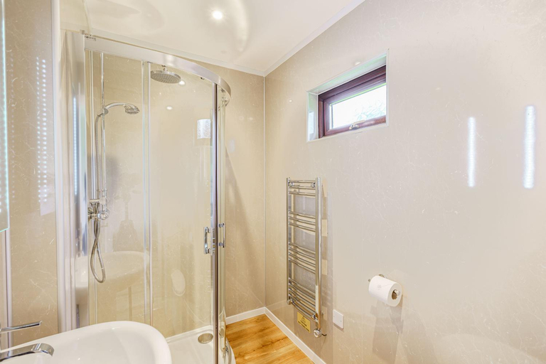 Shower 5, Bluebell Lodge 4 with Hot Tub, Dumfries and Galloway