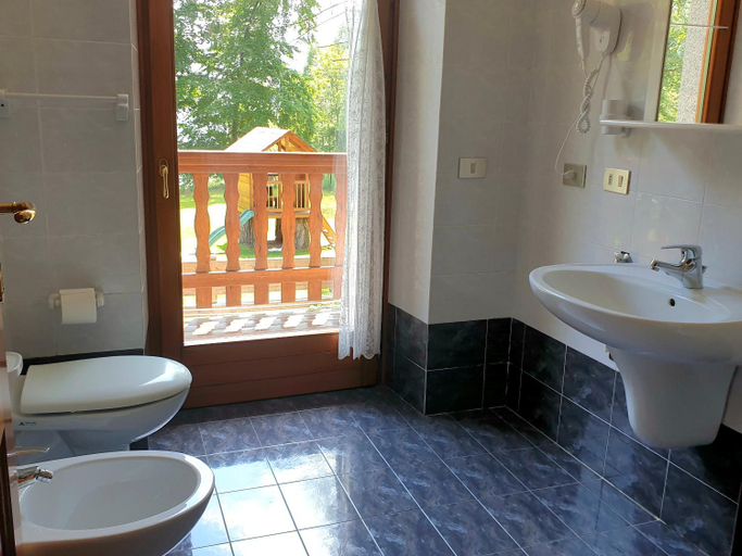 Bathroom 4, Villa Paradiso Parolari, Trento