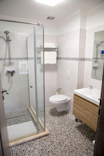 Others 5, Hotel Yarus Plus, Ploiesti