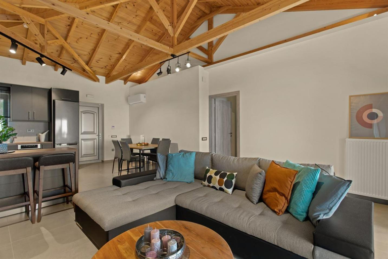 Others 3, Villa Sygyro, Peloponnese