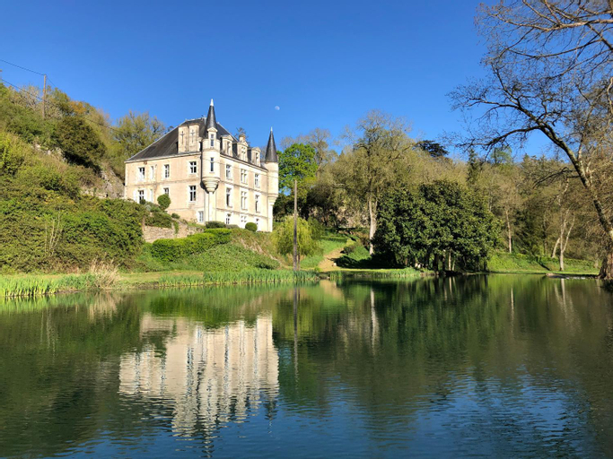 Chateau des Loups - Les Cedres Bleus, Deux-Sèvres
