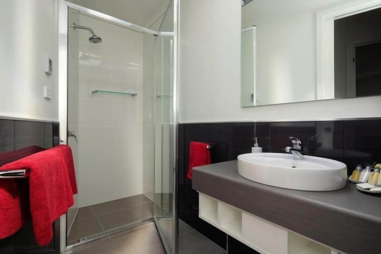 Bathroom 4, Penguin Waterfront Escape, Central Coast - Pt A